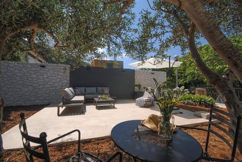 Garden, Balcony/Terrace, Seating area, Garden view