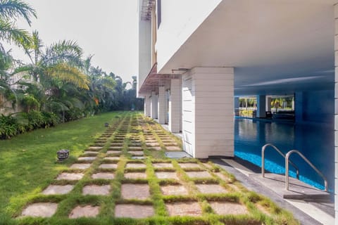 StayVista at Starry Deck with Pvt Pool & Terrace Access Villa in Chennai