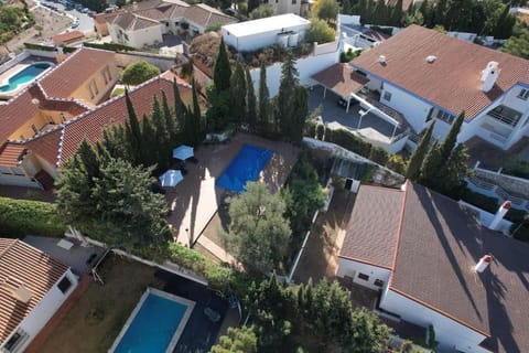 Acogedora y amplia villa con piscina House in Malaga