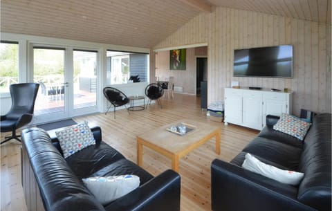 4 Bedroom Nice Home In Spttrup House in Central Denmark Region