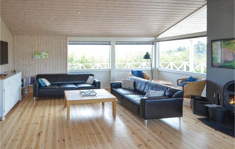 4 Bedroom Nice Home In Spttrup House in Central Denmark Region