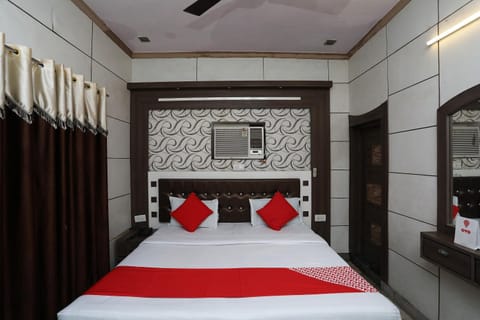 OYO Hotel Vanshika Hotel in Agra