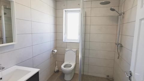 Shower, Bathroom, towels