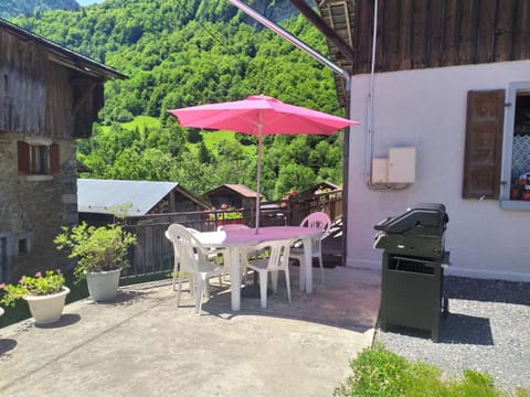 Patio, BBQ facilities