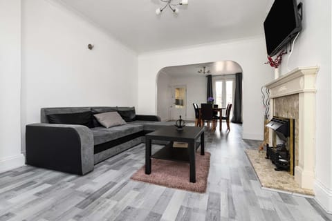 The White Rose Crown, Free Parking & Wifi, 8 beds Haus in Colchester