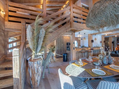 Chalet Chic Rénové à Proximité des Pistes – 5 Chambres pour 11 Personnes - FR-1-569-36 Chalet in Combloux