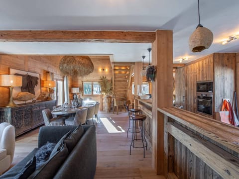 Chalet Chic Rénové à Proximité des Pistes – 5 Chambres pour 11 Personnes - FR-1-569-36 Chalet in Combloux