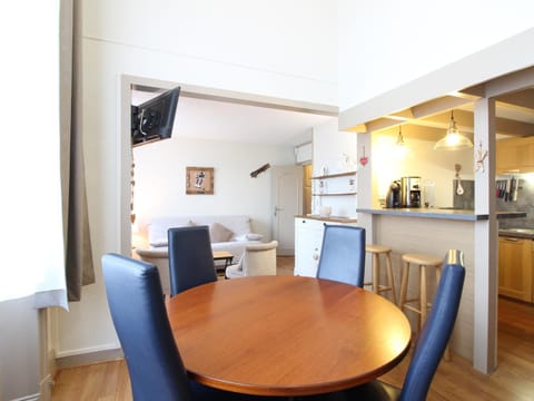 Appartement T2 bis cosy avec Wi-Fi, 100m du centre, 6 pers., cave ski & vélos - FR-1-608-214 Apartment in Auvergne-Rhône-Alpes