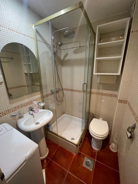 Shower, Toilet, Bathroom