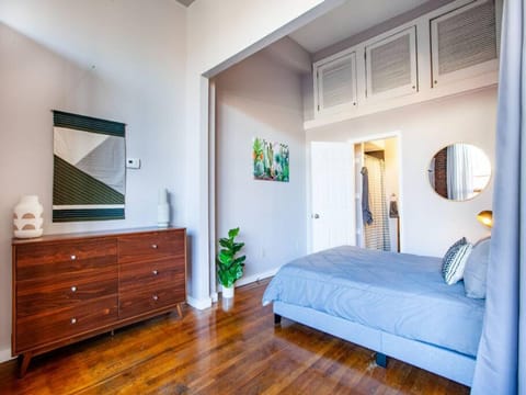 Modern Old City Loft - Downtown Knoxville Condo in Knoxville