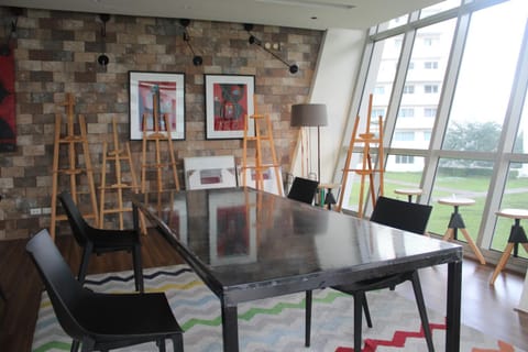 A2J Huge Modern Luxury 2BR Balcony Suite Near Ever Gotesco Condo in Quezon City