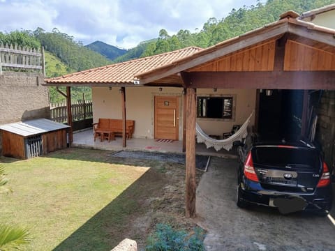 Property building, Garden, Parking