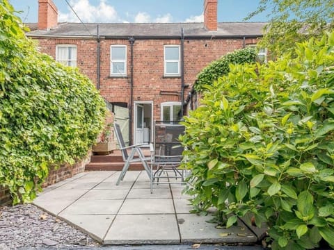 Stylish Uphill Townhouse House in Lincoln