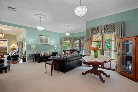 Palatial Queenslander for Groups of Family & Friends! House in Balmoral Ridge
