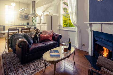 Pet-Friendly Blue Mountains Cottage with Indoor Fireplace House in Mount Victoria