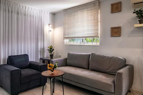 Modern appartement op resort Seru-Coral 4 pers 2 slpk met een groot zwembad Condo in Willemstad