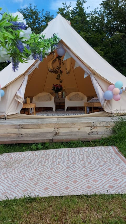 Hopgarden Glamping Exclusive site hire - Sleep up to 50 guests Campground/ 
RV Resort in Rother District