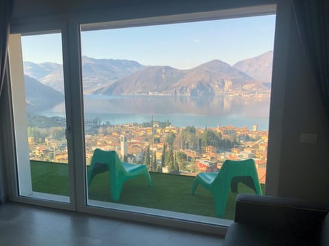 View (from property/room), Living room, Mountain view