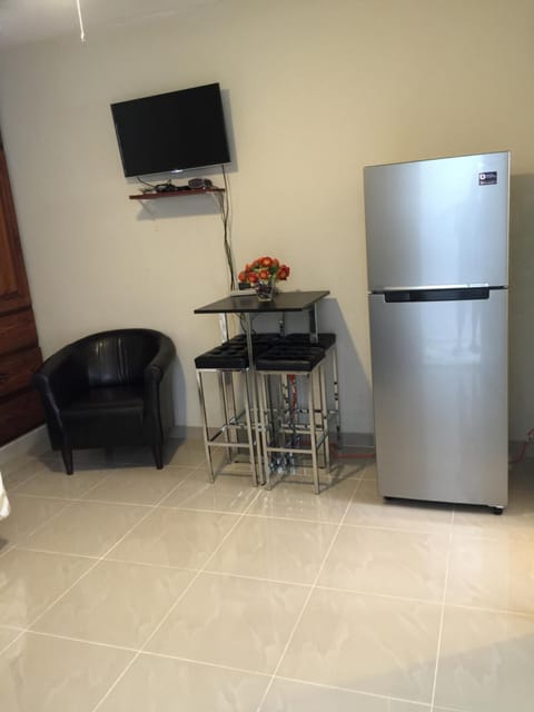 Cozy Studios-Private Entrance- HS Internet-AC-Hot Water-Backup Generator-near the Beach Chambre d’hôte in Puerto Plata