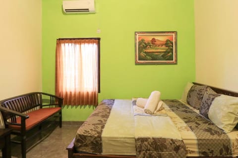 Kubu Turah Homestay Bed and Breakfast in Kuta