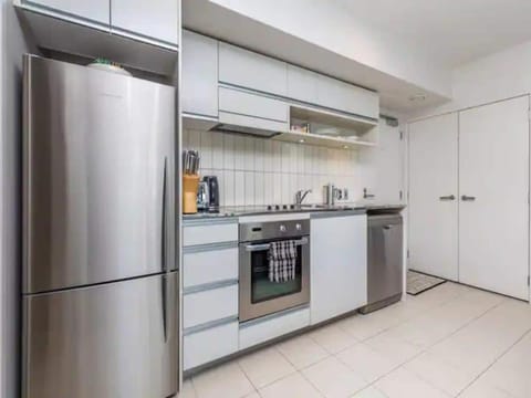 Wynyard Viaduct Habour 2 brm 2 bath and carpark Apartment in Auckland