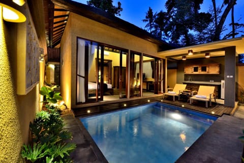 Night, Garden view, Pool view, Swimming pool