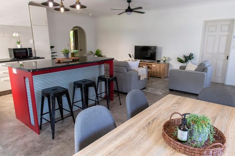 Living room, Dining area