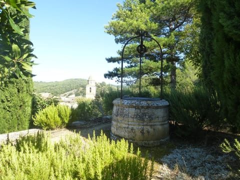 Le Clos des Merveilles Alojamiento y desayuno in Rognes