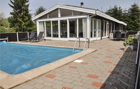 Nice Home In Middelfart With Sauna, Wifi And Outdoor Swimming Pool Casa in Middelfart