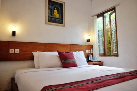 Cempaka Borobudur Guest House Bed and Breakfast in Special Region of Yogyakarta