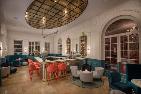 Lounge or bar