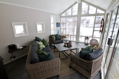 Kjosen Lodge, Lyngen. House in Troms Og Finnmark