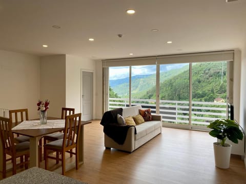 Living room, Dining area, Mountain view