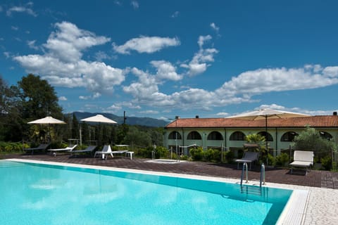 Mountain view, Swimming pool