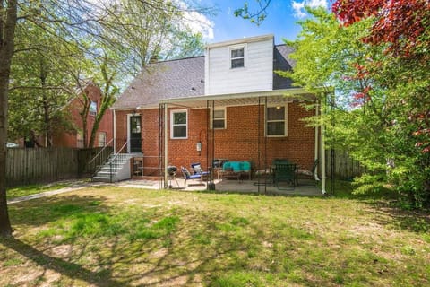 Property building, Patio, Day, Natural landscape, Garden