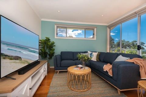 OCEANVIEWS BEACH HOUSE / BATEHAVEN Casa in Batemans Bay