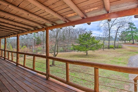 Family Cabin with Yard about 11 Mi to Lake Ouachita House in Garland County