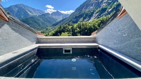 Hot Tub, Mountain view