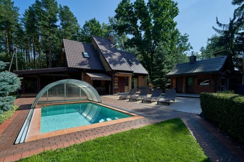 Property building, Pool view