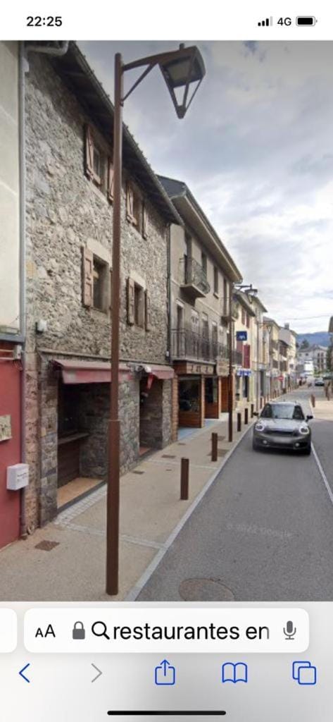 Apto cerca de Puigcerda con chimenea Condo in Puigcerdà