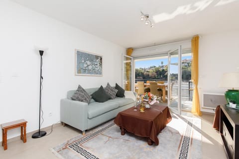 Lovely 2 bedroom condo with pool Copropriété in Mougins