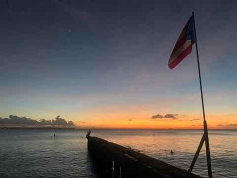 Aguadilla Sunrise apt with AC WIFI 8 minute walk from Crashboat beach Apartment in Borinquen