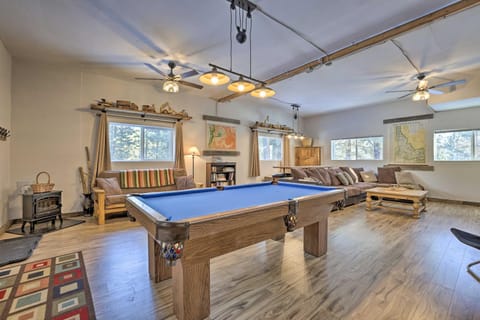 Private Cascade Cabin with Hot Tub and Fire Pit! House in Valley County