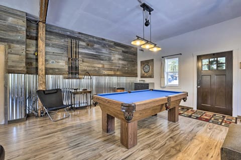 Private Cascade Cabin with Hot Tub and Fire Pit! House in Valley County