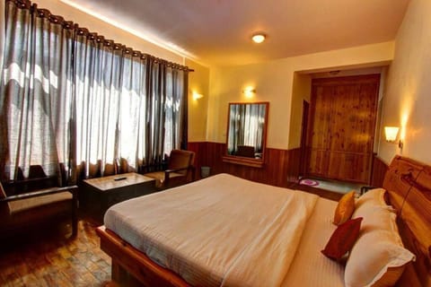 RedhomeX Conifer Villa Villa in Manali