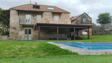 Property building, Garden, Swimming pool