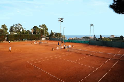 Tennis court