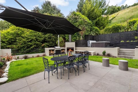 Patio, BBQ facilities