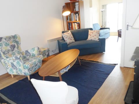 Cabourg : Appartement moderne 4/5 pièces, accès plage, 8 pers, jardin et terrasse, parking, WIFI - FR-1-487-304 Apartment in Cabourg