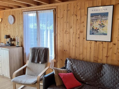 Chalet 4 pièces à Cabourg avec jardin, proche piscine et tennis, idéal pour familles, 6 pers. max - FR-1-487-325 Chalet in Cabourg